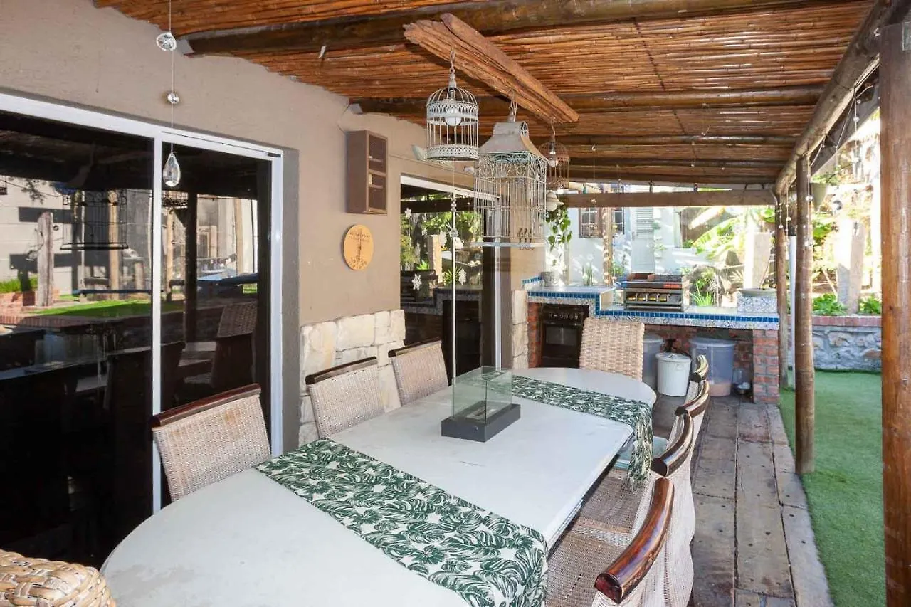 Strand Guesthouse 2*,